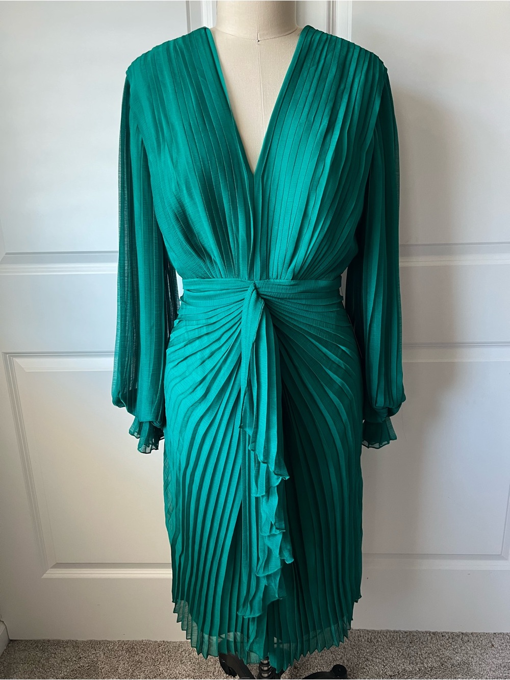 New Emerald Pleated Tie-Waist Designer Dress